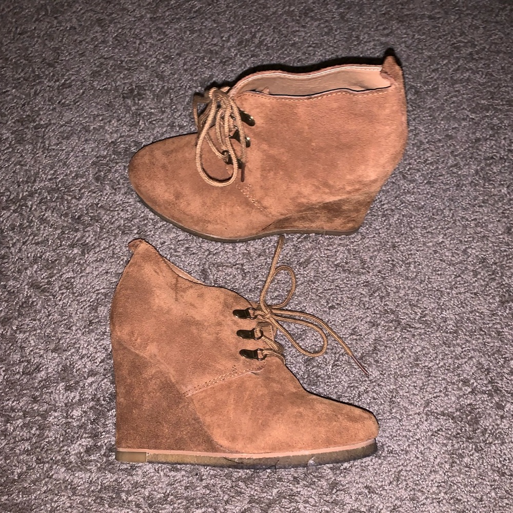 Suede Steve Madden wedge booties
